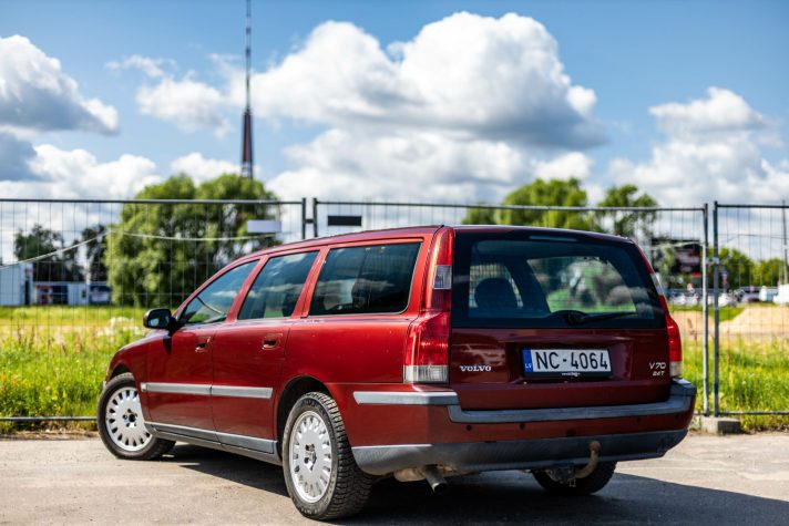 VOLVO V70
