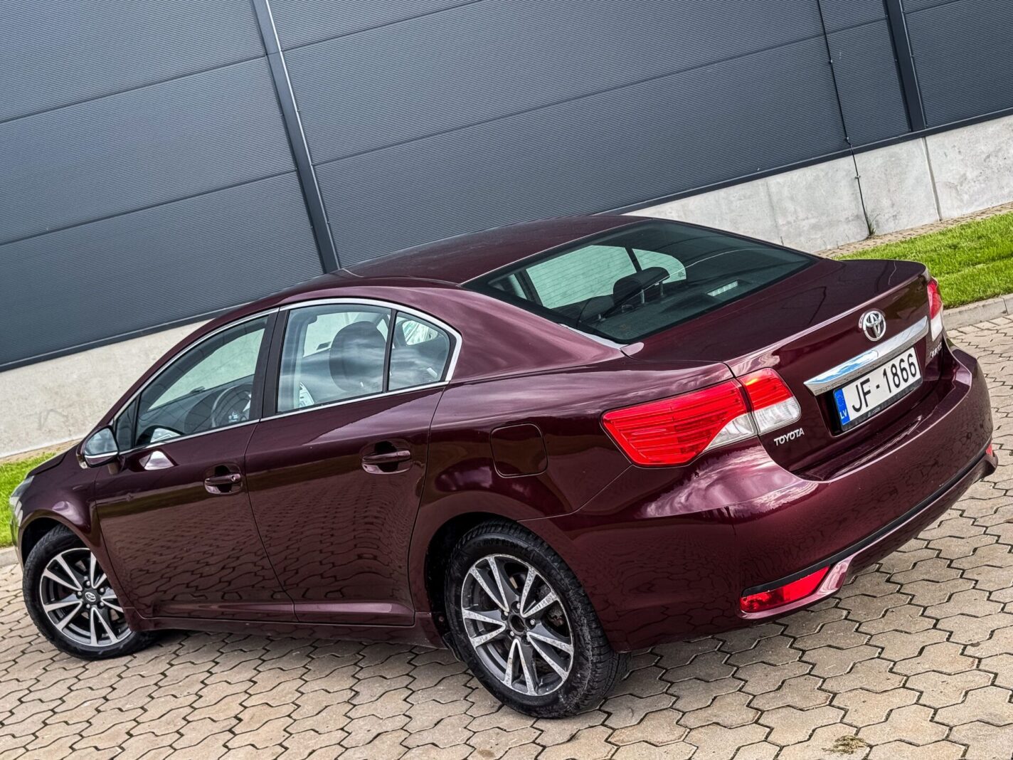 TOYOTA AVENSIS