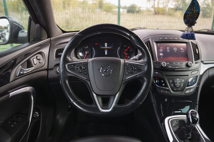 OPEL INSIGNIA SPORTS TOURER SW