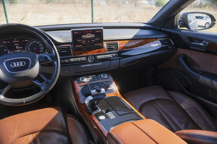 AUDI A8 QUATTRO