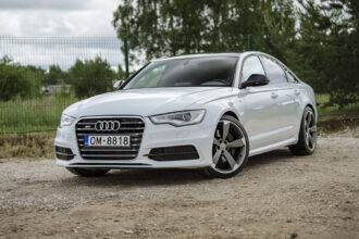 AUDI A6 LIMOUSINE QUATTRO