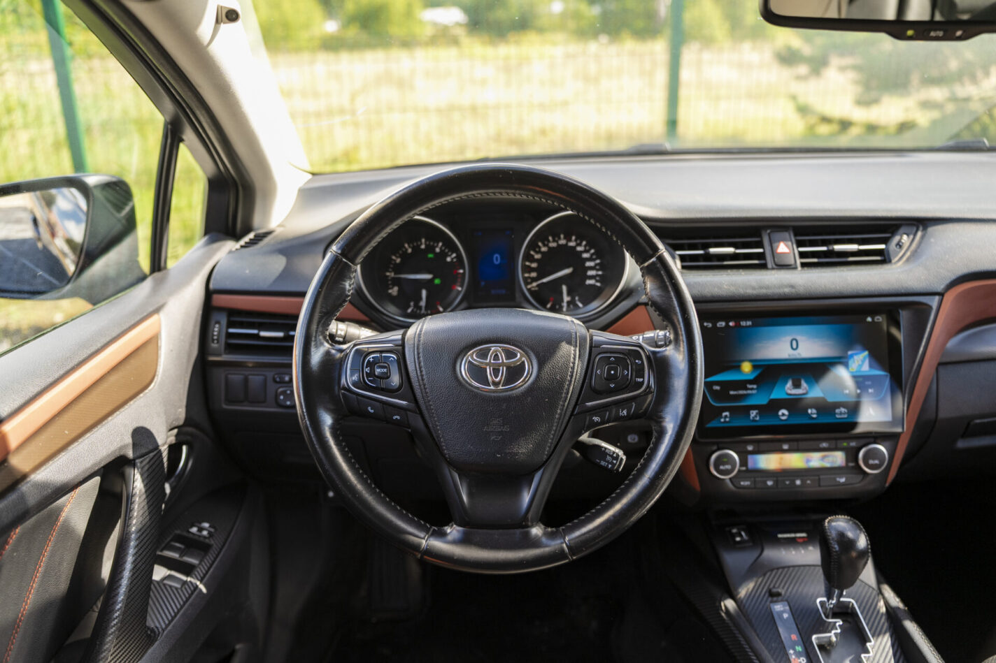 TOYOTA AVENSIS