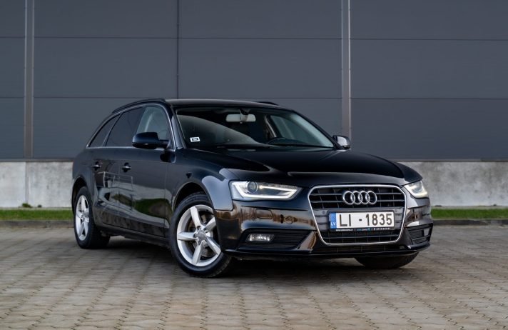 AUDI A4 AVANT