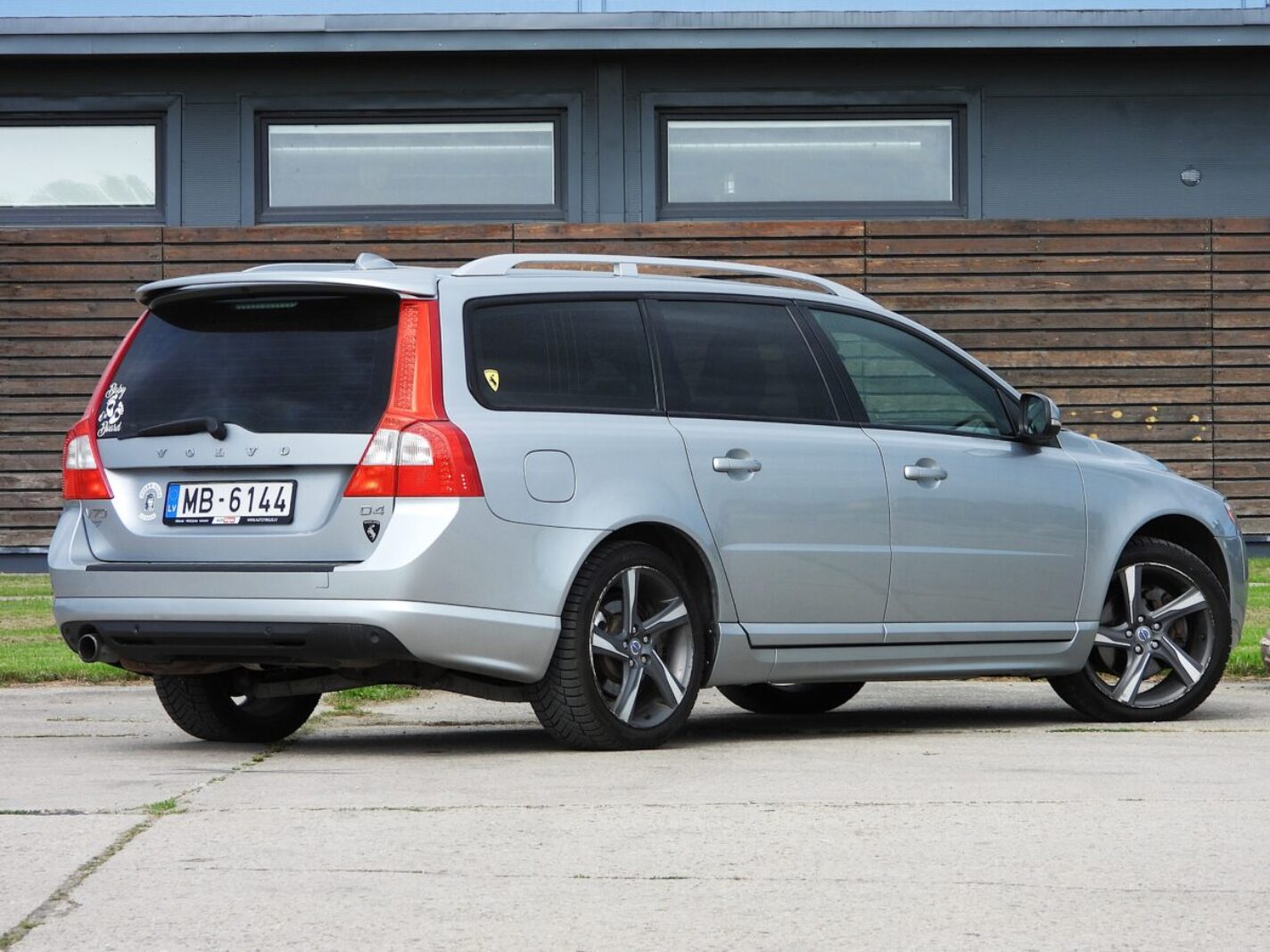 VOLVO V70