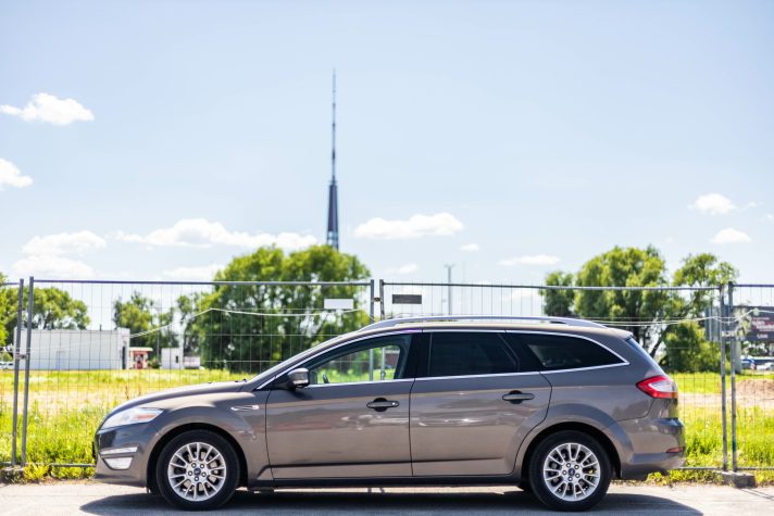 FORD MONDEO
