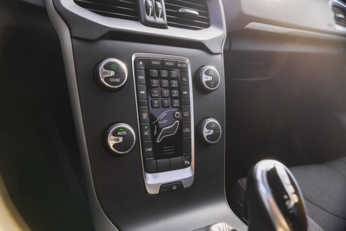 VOLVO V40 CROSS COUNTRY