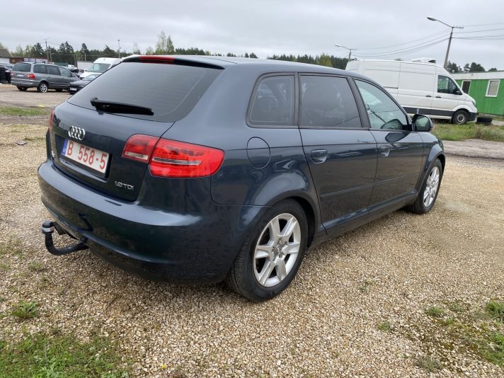 AUDI A4 1.9