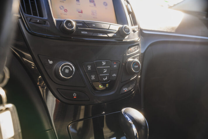 OPEL INSIGNIA SPORTS TOURER SW 4x4