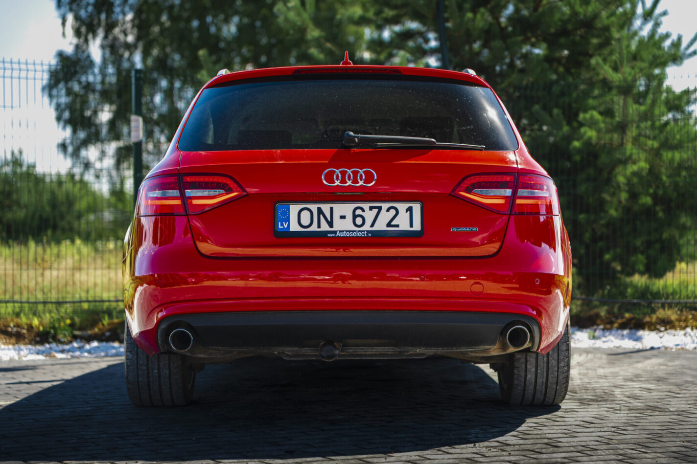 AUDI A4 AVANT QUATTRO