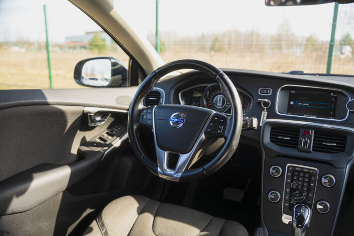 VOLVO V40 CROSS COUNTRY