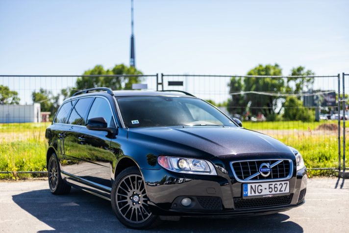 VOLVO V70
