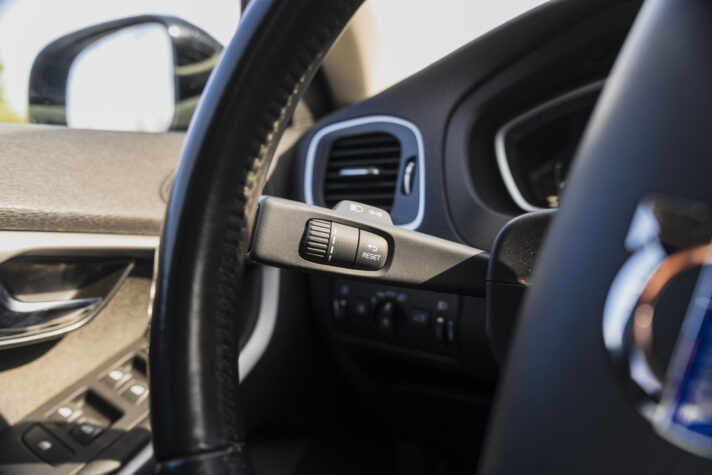 VOLVO V40 CROSS COUNTRY