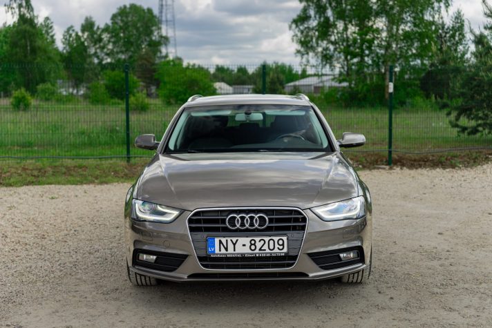 AUDI A4 AVANT