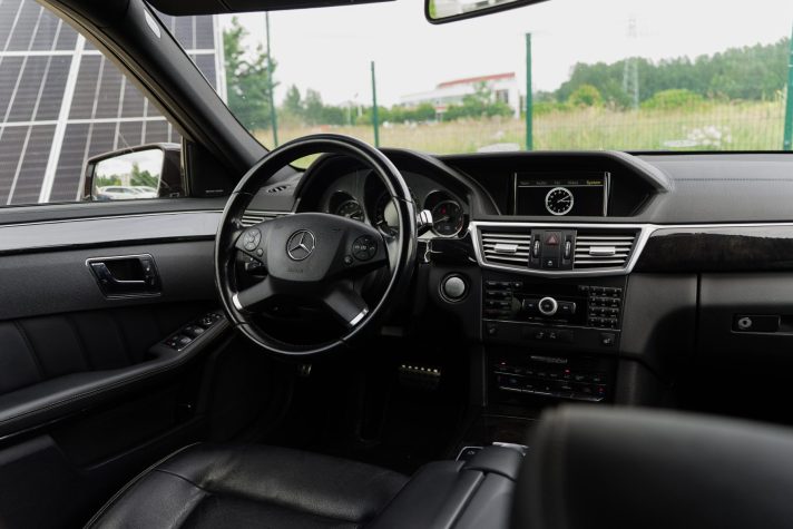MERCEDES BENZ E350