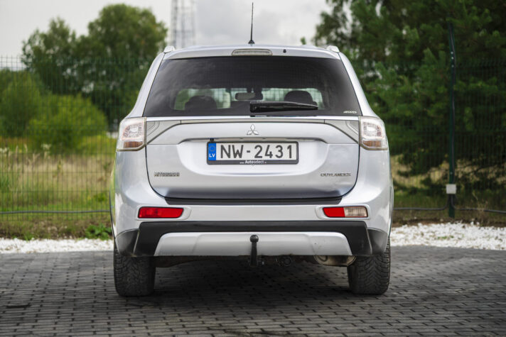 MITSUBISHI OUTLANDER