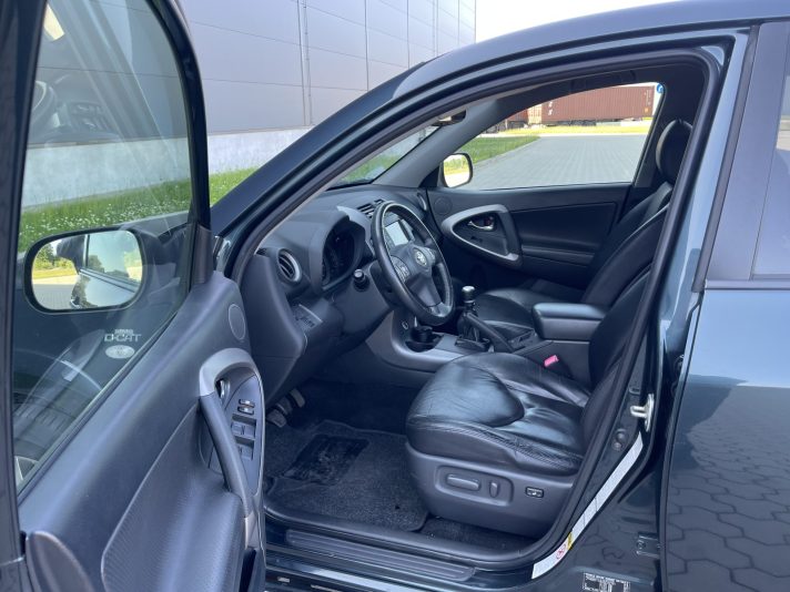 No Vācijas ,Toyota RAV-4 2.2 Dīzelis 2007 gada  4x4
