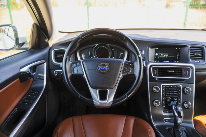 VOLVO V60 PLUG-IN HYBRID