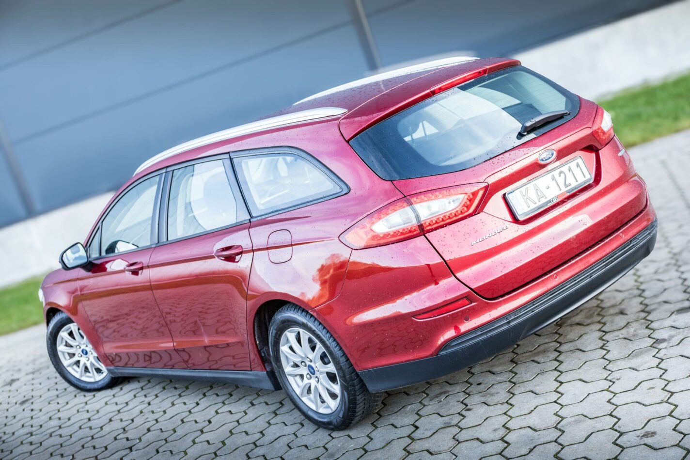 FORD MONDEO