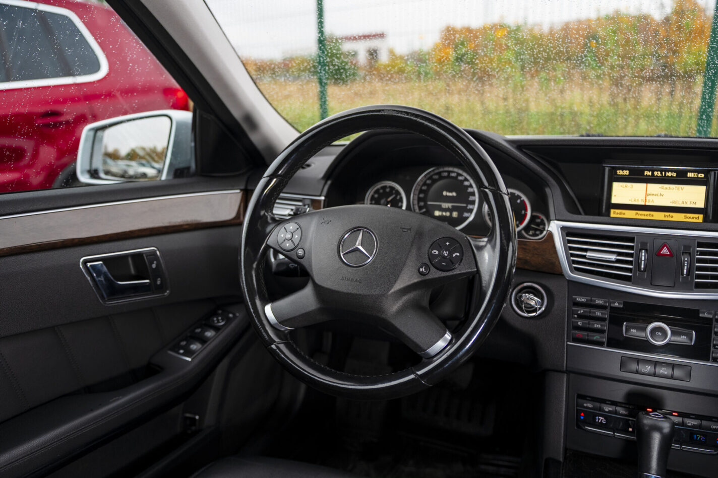 MERCEDES BENZ E 220