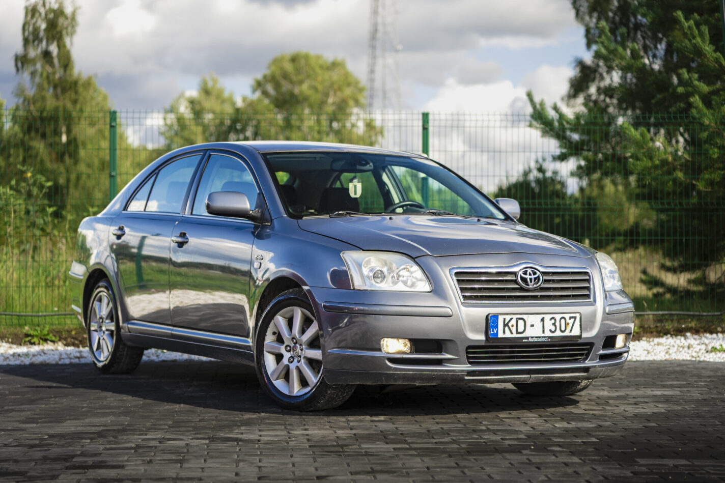 TOYOTA AVENSIS