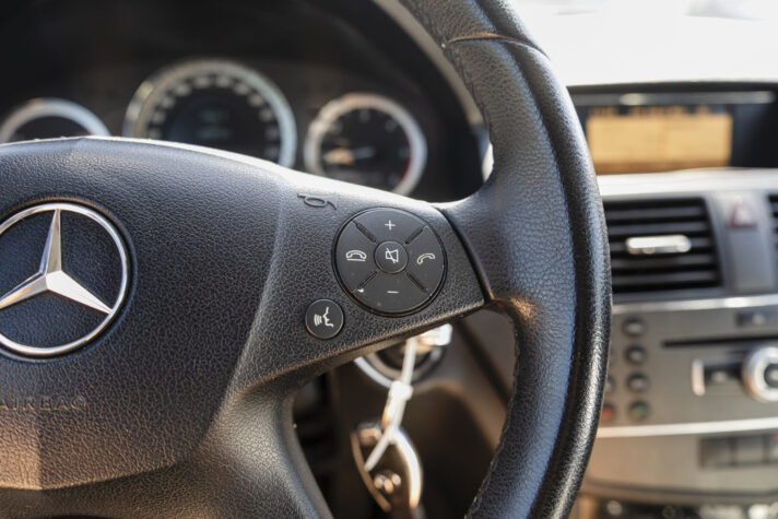 MERCEDES BENZ C200
