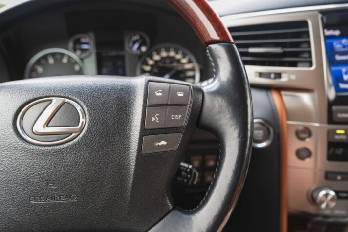 LEXUS LX 570