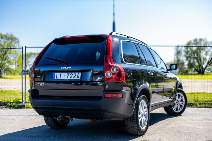 VOLVO XC90