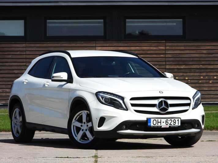 MERCEDES BENZ GLA 200