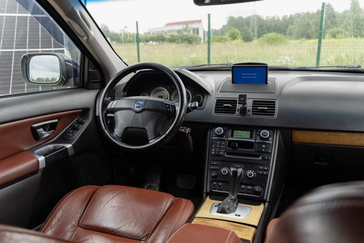 VOLVO XC90