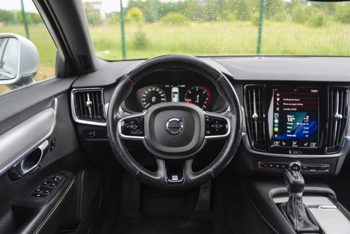 VOLVO V90 R-DESIGN