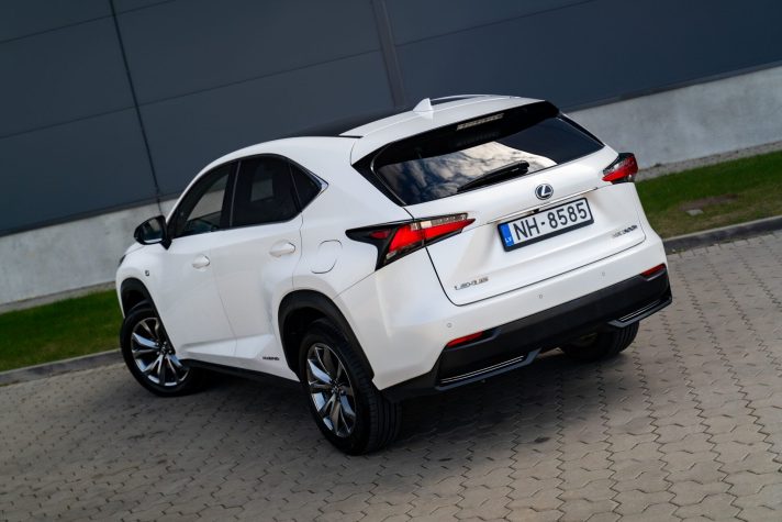 LEXUS NX300H