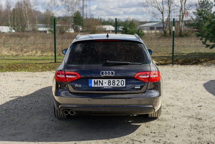 AUDI A4 AVANT