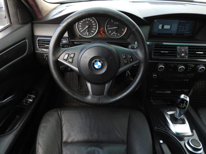 BMW 525