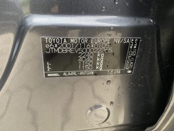 TOYOTA RAV-4 2.2D4D Automāts