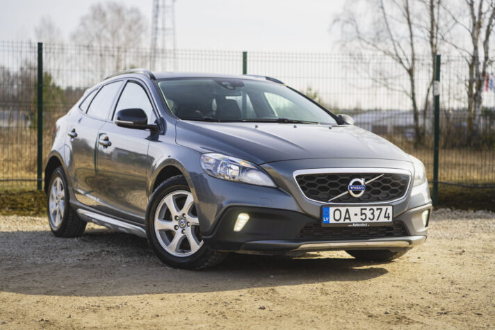 VOLVO V40 CROSS COUNTRY