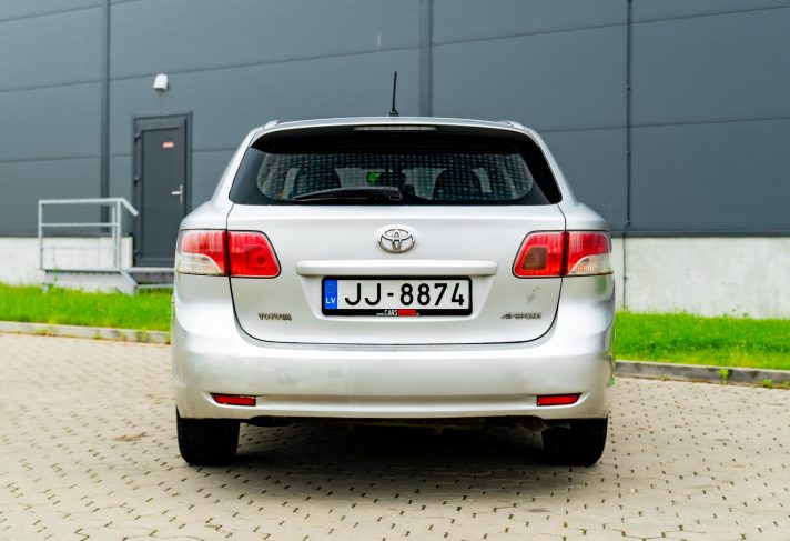TOYOTA AVENSIS
