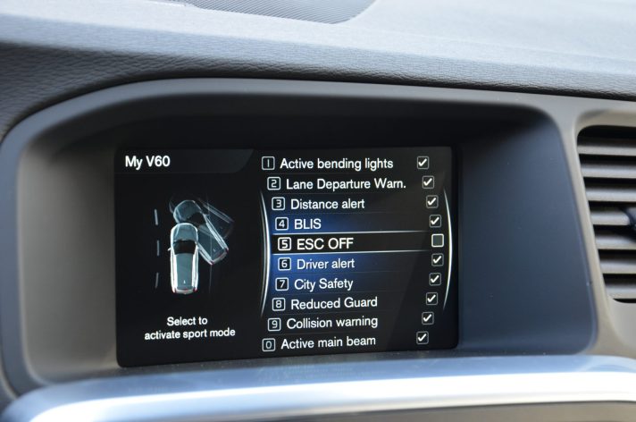 Tikko ievests 2016. Gada modelis. Volvo. V60 Plug-In Hybrid Summum. 2.4D6 (162kw -220z/s diesel + 50Kw-68z/s Electro= 288z/s) Awd pilnpiedziņa.