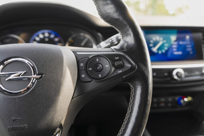OPEL INSIGNIA SPORTS TOURER 4X4