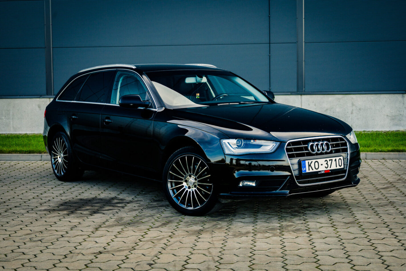 AUDI A4 AVANT