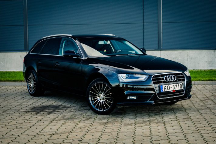 AUDI A4 AVANT