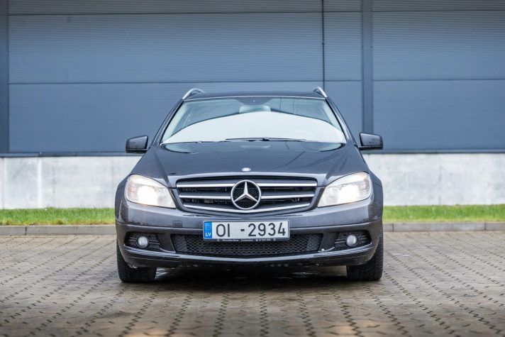 MERCEDES BENZ C320