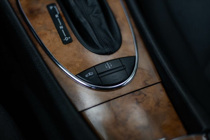 MERCEDES BENZ E220