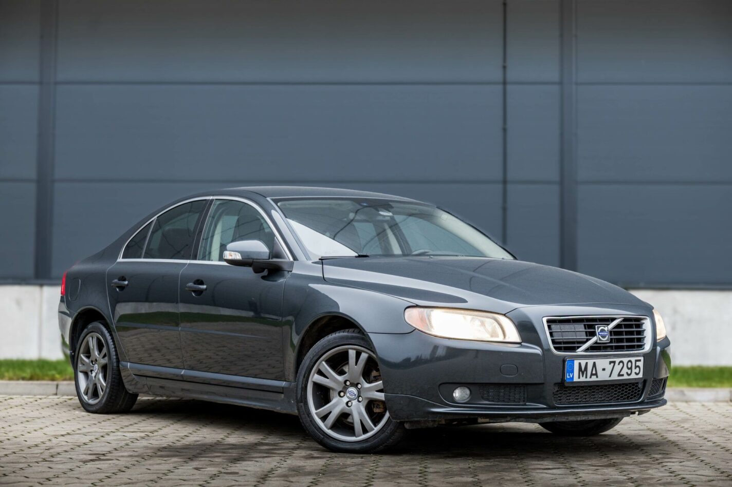 VOLVO S80