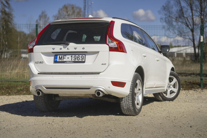 VOLVO XC60 R-DESIGN