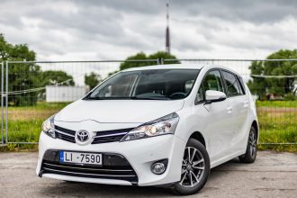 TOYOTA VERSO