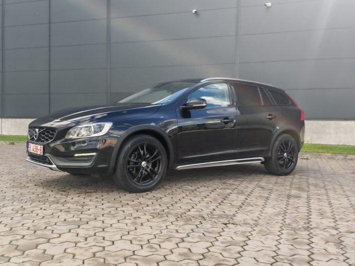 Volvo V60 Cross Country Summum 2,4D AWD