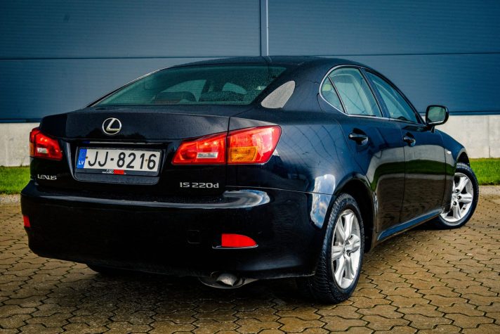 LEXUS IS 220