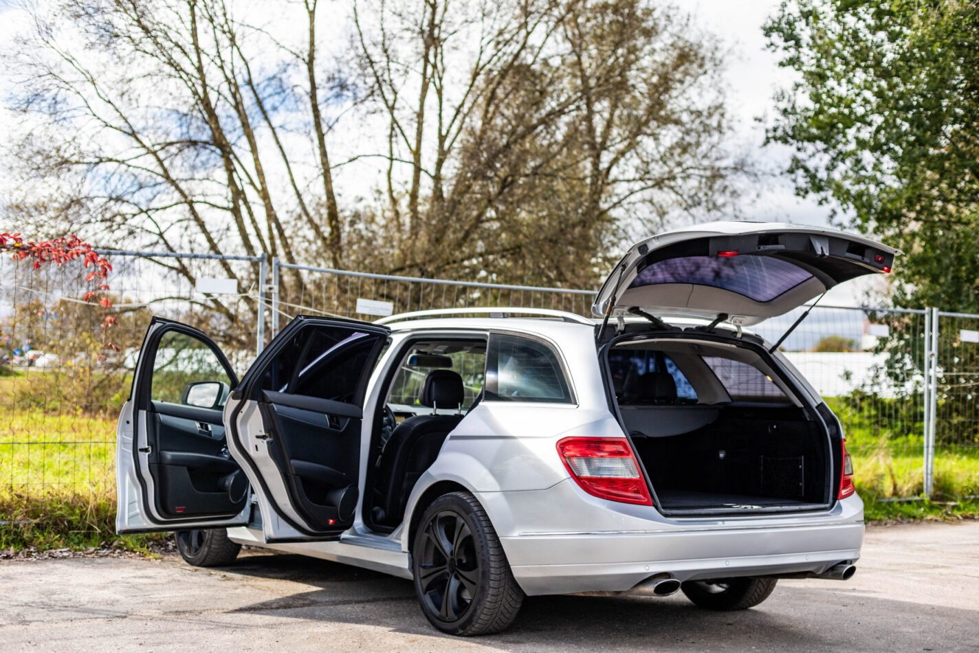MERCEDES BENZ C320