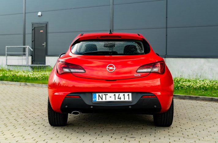 OPEL ASTRA GTC
