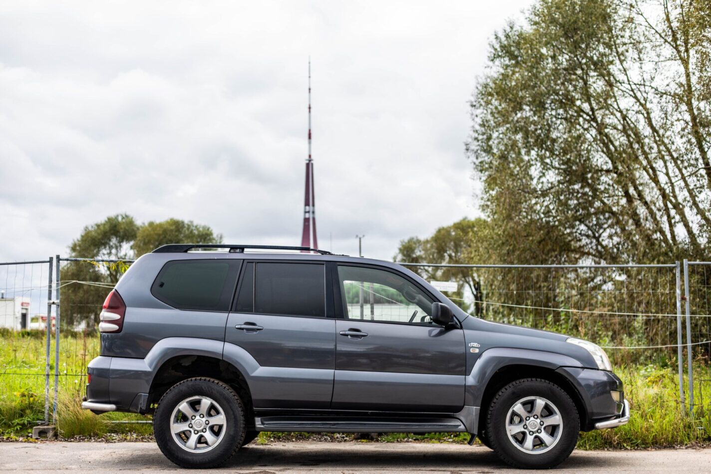 TOYOTA LAND CRUISER